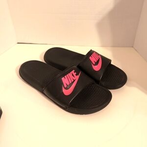 Nike Women's Benassi Black Slides with Pink‎ Logo Size 10